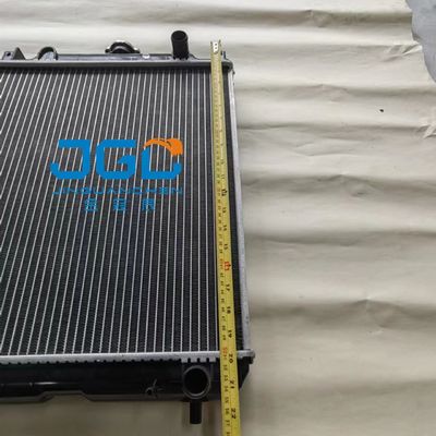 Escavatore Replacement 1432296 del radiatore del serbatoio di acqua E303 piccolo