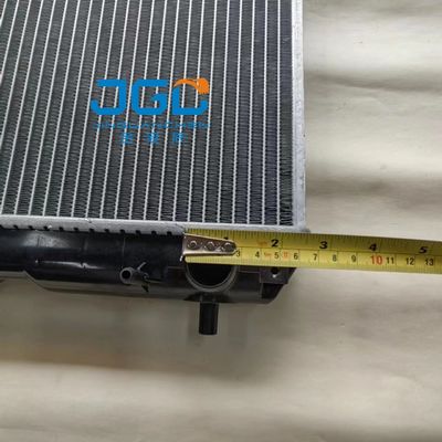 Escavatore Replacement 1432296 del radiatore del serbatoio di acqua E303 piccolo