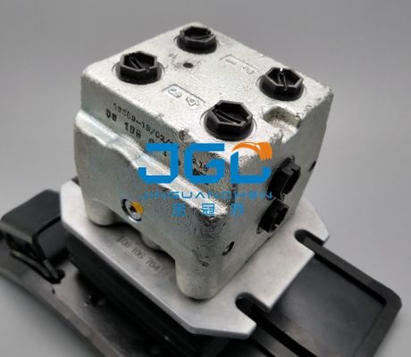 Applicabile al gruppo della valvola del freno di Accessories Pedal Foot dell'escavatore di SY55 SY65 SY75