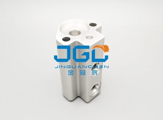 Valvola di distribuzione della valvola R225-7 della tenuta del braccio di Hydraulic Components AV280 dell'escavatore