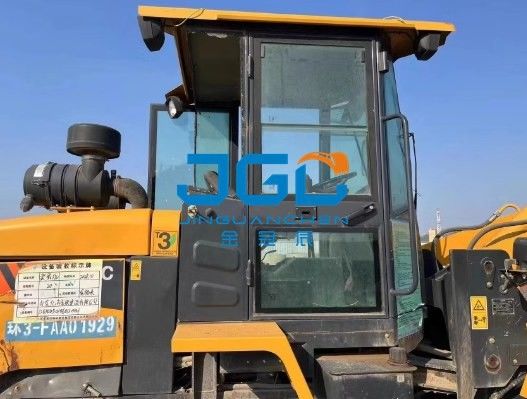 LG820C Lato anteriore della porta sinistra su e giù per la destra per spingere indietro il vetro temperato della finestra