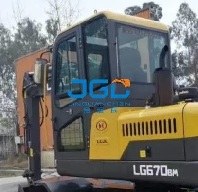LG670BM Escavatore Porta anteriore e posteriore lucernario braccia superiore e inferiore vetro