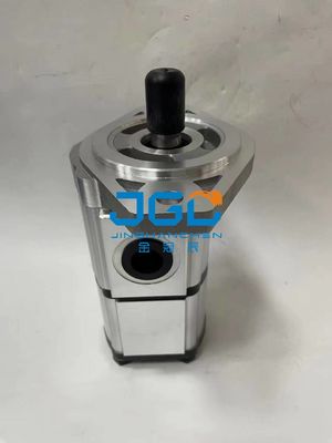 R480LC-9 485 520LC-9 escavatore Fitting Fan Pump 31QUARTERBACK-30120 31QUARTERBACK-30130