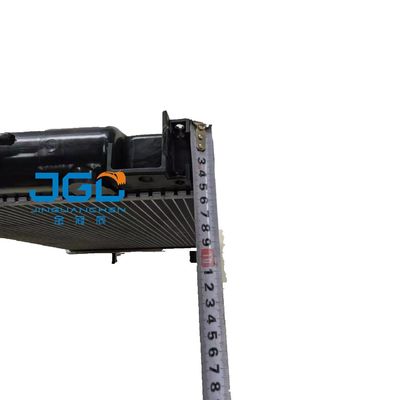 PC40-8 PC50-8 PC35-8 PC30-8 Radiatore per escavatore 20T-03-81111
