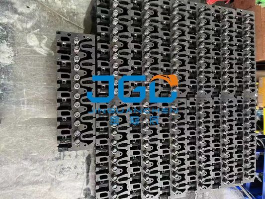 D6E Assemblaggio della testa del cilindro del motore di escavatore 04292633 Parti di ricambio da Trusted