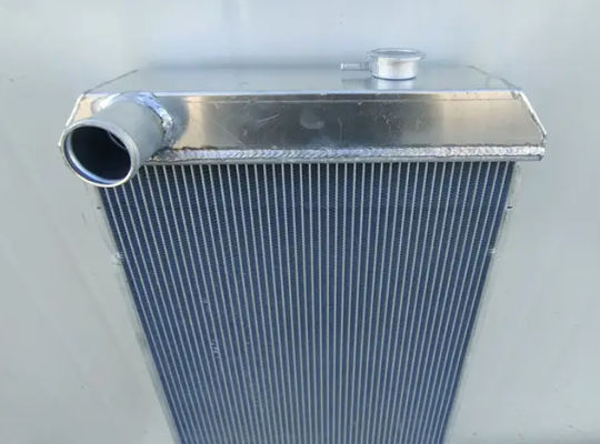 Serbatoio dell'acqua per escavatore E323D Radiatore 326-3870 312-8340 360-9273 3263870 3128340 3609273 Per escavatore