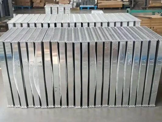 Radiatore per escavatore ZAX200-6 Materiale di alluminio per applicazioni ingegneristiche