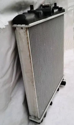 Serbatoio d'acqua di buona qualità KX165 Radiatore per scavatori Factory Direct