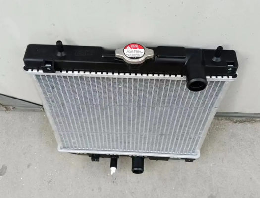 Prodotto in vendita K7561-85210 RTV900 Radiatore per escavatore Materiale in alluminio
