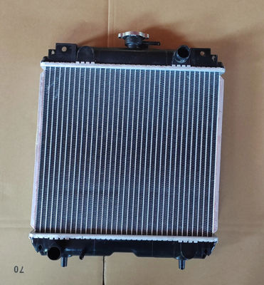 Radiatore per serbatoi d'acqua Assy RA221-42300 Per escavatore Kubota U15 U17 U15-3 U17-3