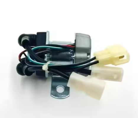 6BB1 6WG1 6HK1 relè del motore dell'escavatore 1-82553-039-1 0-25000-7832 relè di avvio 24V