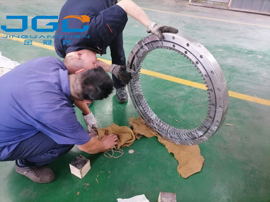 cuscinetto a rulli di Slewing Bearing Cross dell'escavatore 20y-25-21100 per PC200-6 PC210-6 PC220-6